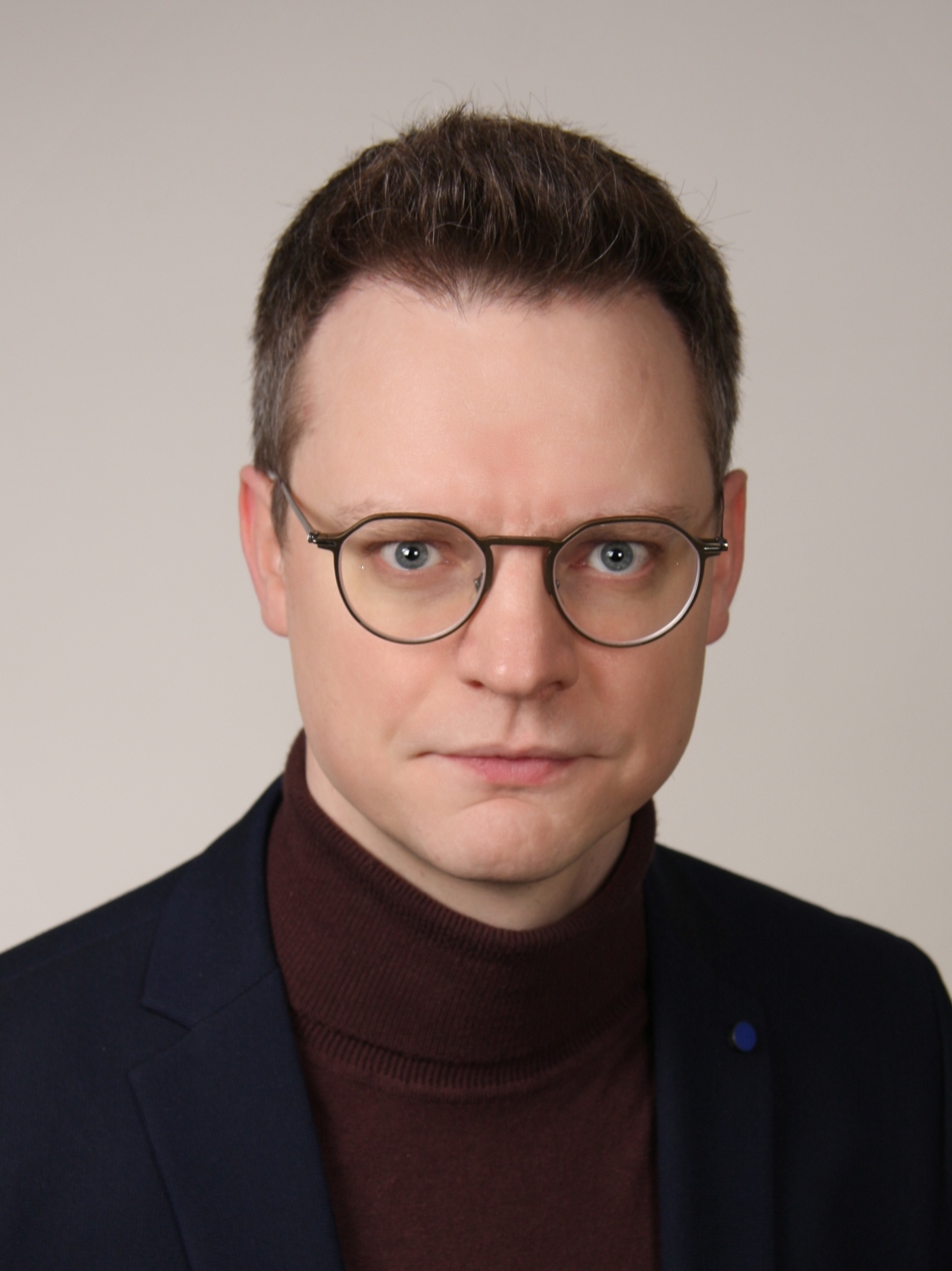 Dieses Bild zeigt Dr. Simon Ewers